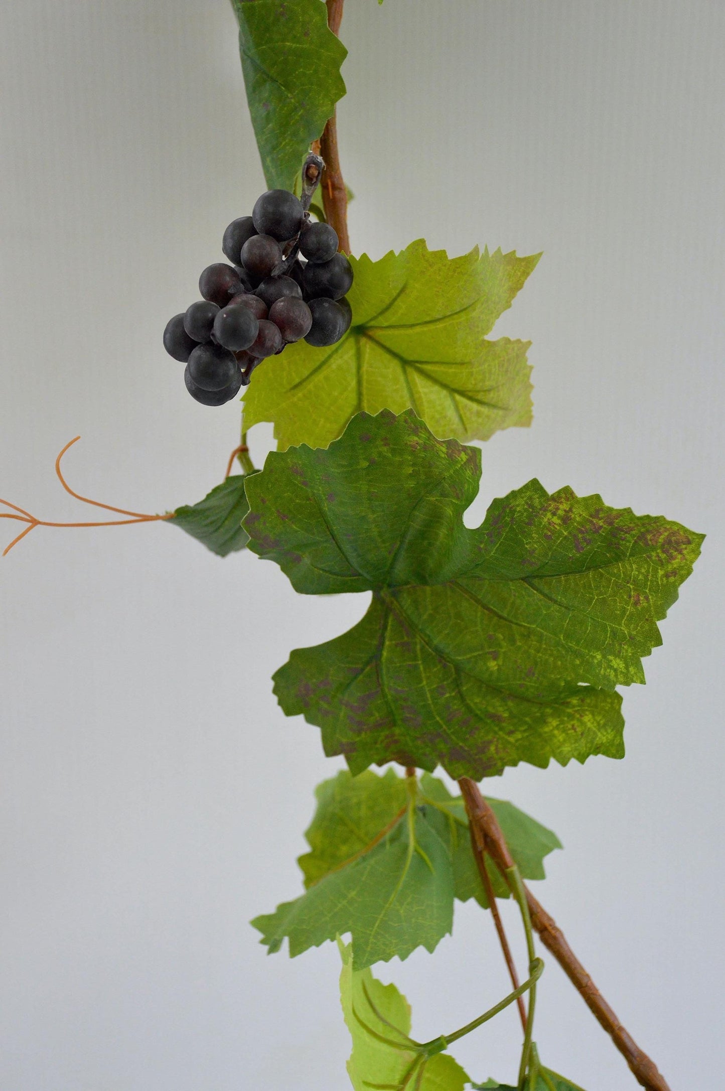 Artificial Grape Garland Ferris Heart Sloane, faux garland, artificial garland, grape garland, grapes, floral decor, home decor