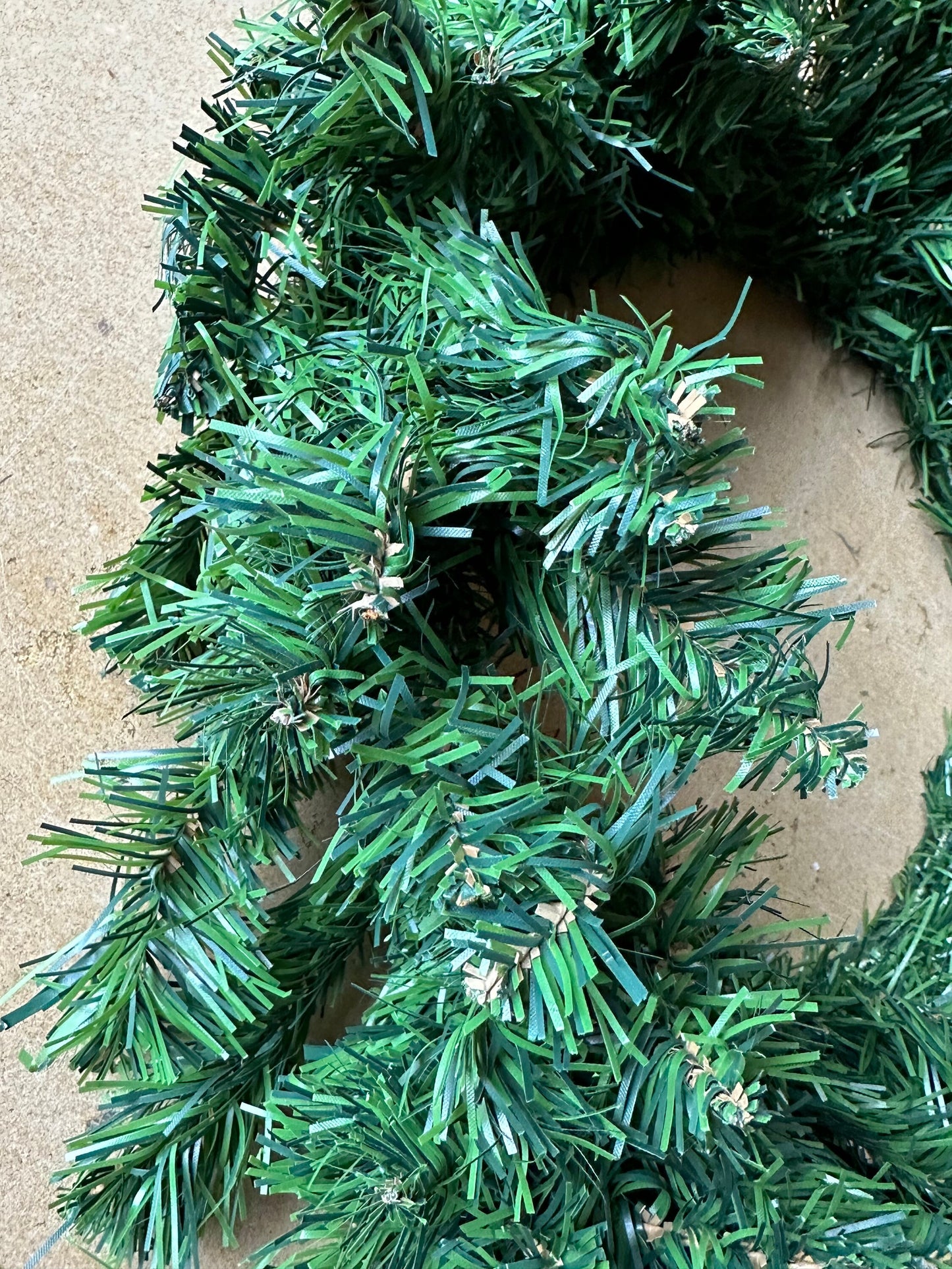 50cm/100 Tips Artificial Green Pine Christmas Wreath House Restaurant Bar Decoration