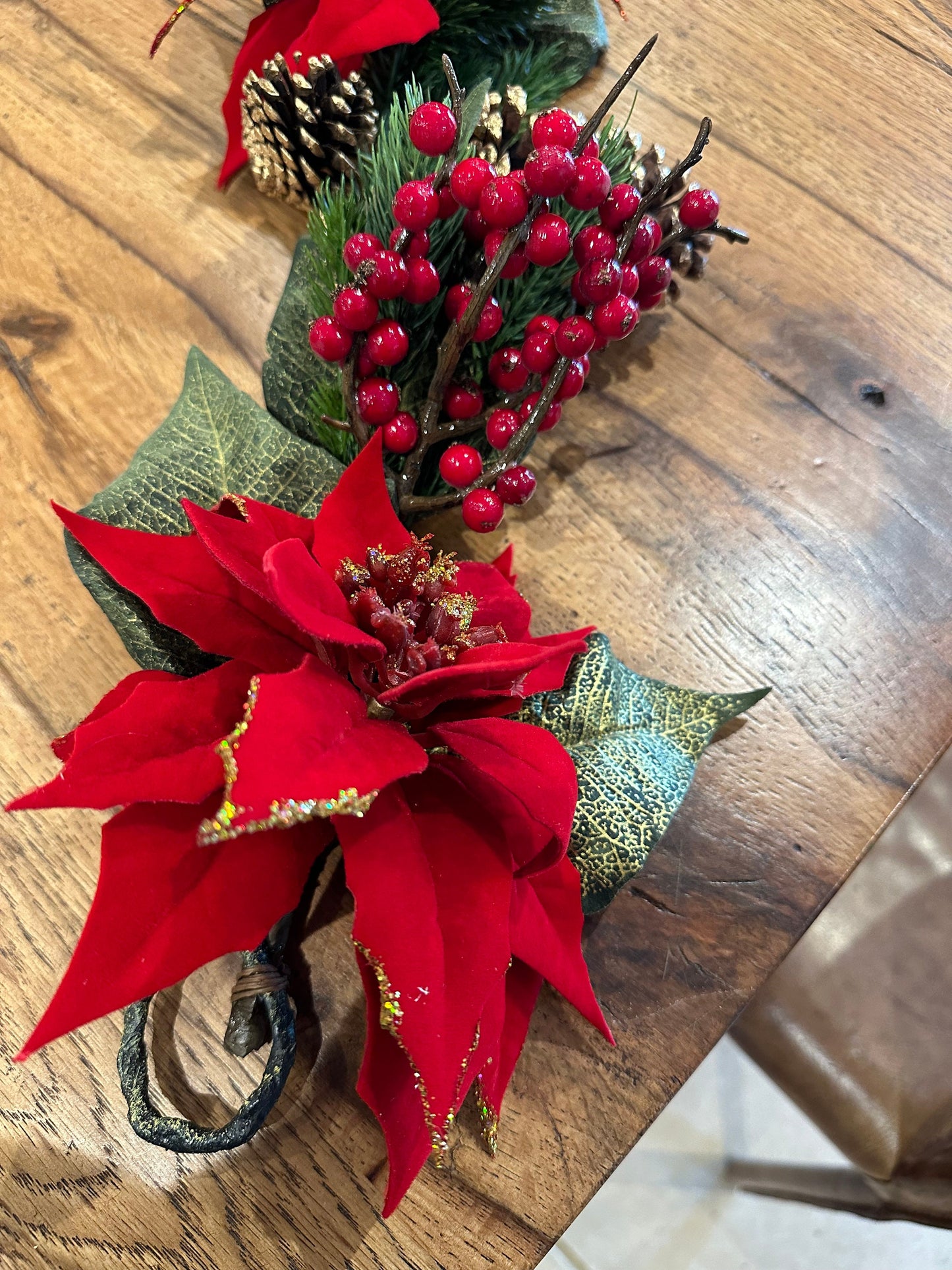 Artificial Majestic Red Poinsettia Flower Gold Pine Cone Garland 150cm Christmas Mantelpiece Decoration