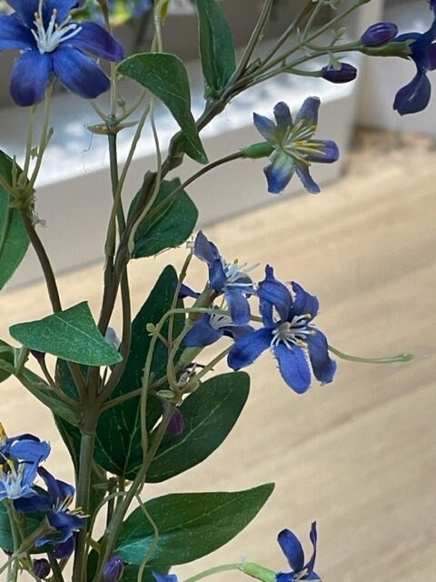 Artificial Wild Blue Clematis Spray – 68cm Faux Stem for Bouquets & Wedding Décor